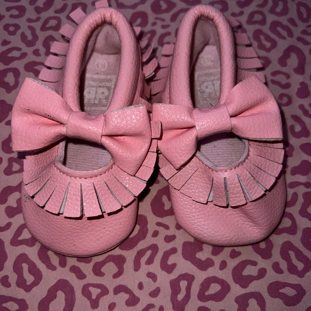Baby girl pink Moccasins shoes size 3